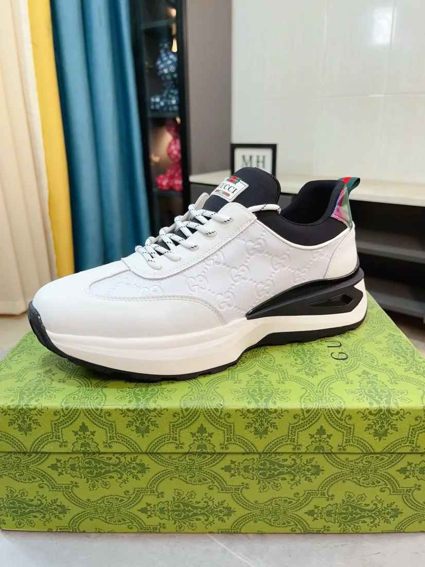 Factory price 458🌹🌹GUCCI [Gucci] New high-end brand of men's shoes, the latest fashionable casual men's shoes, trendy and versatile style, relaxed and sporty style, uppers imported from Italy, first-layer cowhide, genuine leather lining and ultra-fine workmanship. Original personalized fashionable rubber wear-resistant outsole, light and comfortable on the foot, size 38-44